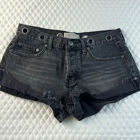 Free People Cut Off Frayed Cuffed Hem Mid Rise Denim Shorts Grommet Waist Sz 26 - Picture 1 of 12